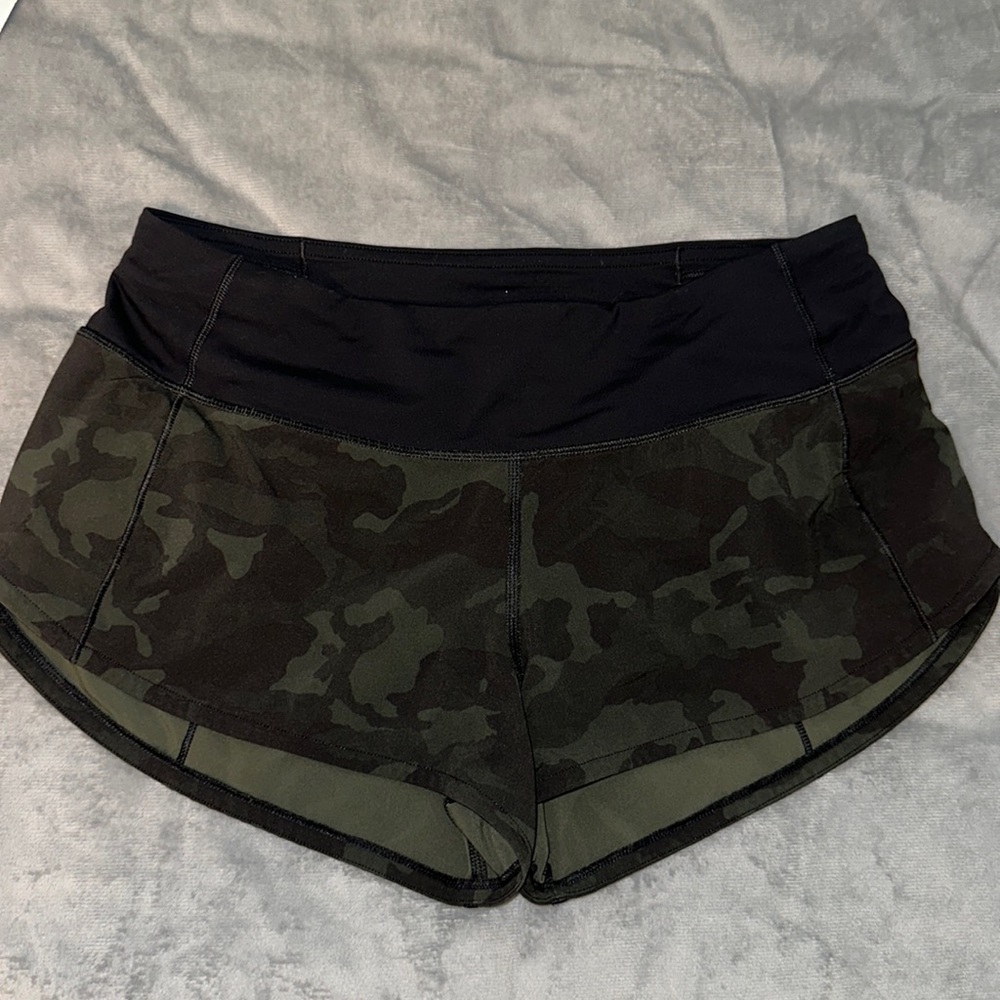 Lululemon - Speed Up Low-Rise Lined Short 2.5”